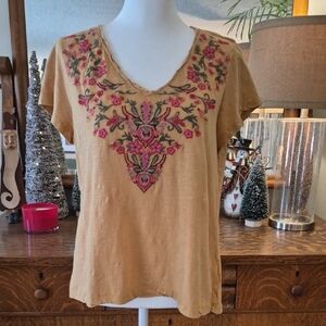 Floral Embroidered Short Sleeve Top